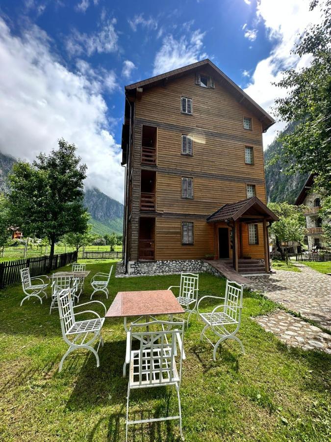Residence Quku Valbones Екстериор снимка