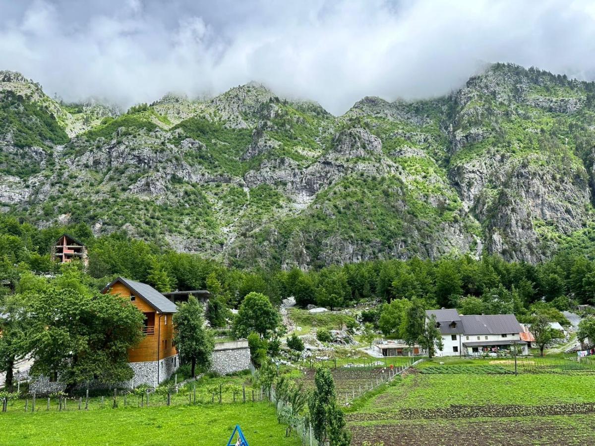 Residence Quku Valbones Екстериор снимка